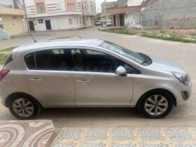 voiture Opel corsa D 2014