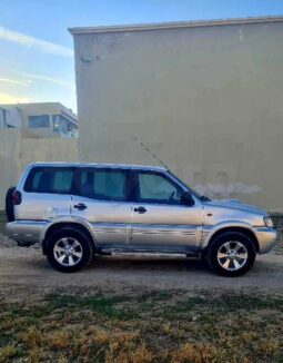 A vendre NISSAN TERRANO PHASE 3 TELE 25 483 210﻿ complet