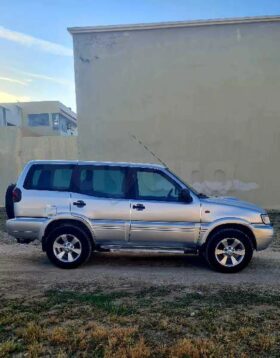 A vendre NISSAN TERRANO PHASE 3 TELE 25 483 210﻿