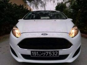 FORD FIESTA PREMIÈRE MAIN