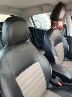 vente une voiture Peugeot 208 à Sahloul Sousse complet