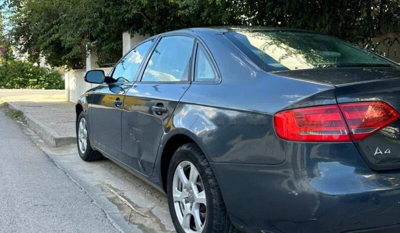 A VENDRE audi a 4 2010 mécanique en bonne état numero de telephone 90204876 complet