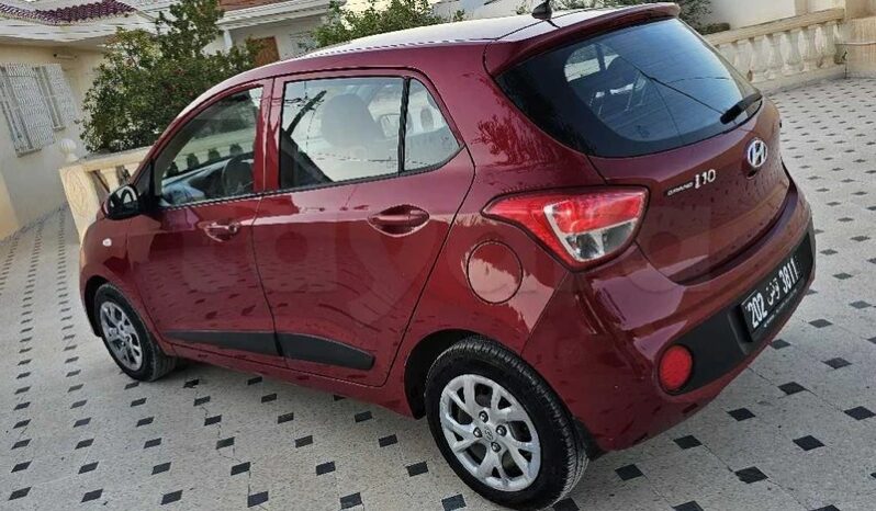 Grand I 10 belle voiture complet