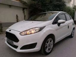 FORD FIESTA PREMIÈRE MAIN complet