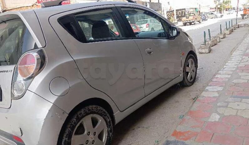 A VENDRE Chevrolet spark NUMERO DE TELE 27444695﻿ complet