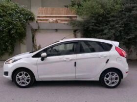 FORD FIESTA PREMIÈRE MAIN