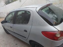 Voiture Peugeot 206 complet