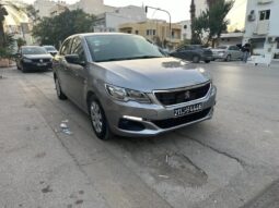 Peugeot 301 Puretech 1ére main complet