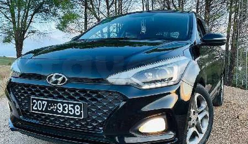 Une belle voiture Hyundai i20 premier main année fin 2018 complet