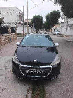 Peugeot 208 like très propre. complet