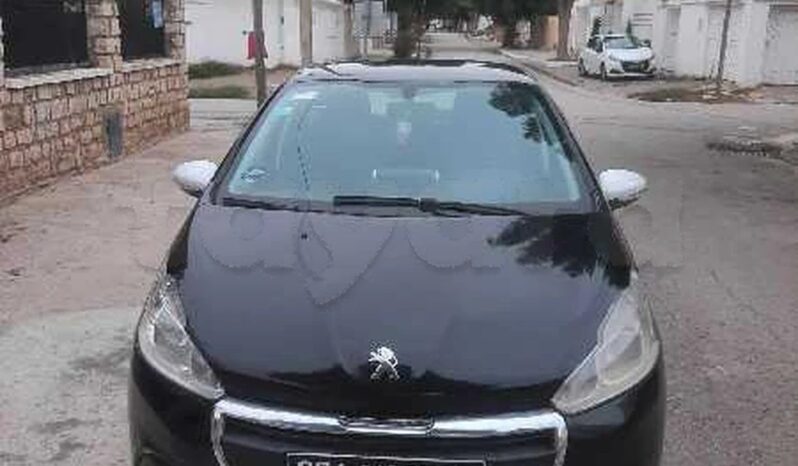 Peugeot 208 like très propre. complet