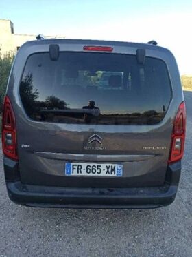 Citroen berlingo k9. 5places model:2021 tout neuf .