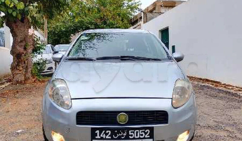 FIAT Punto Essence 5 CV complet