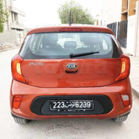 A vendre une très belle kia Picanto première main