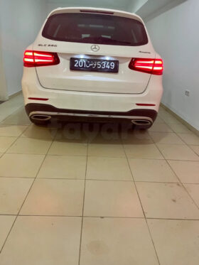 Mercedes Benz GLC 250 année 2017 ( contacter 21 228 518 )