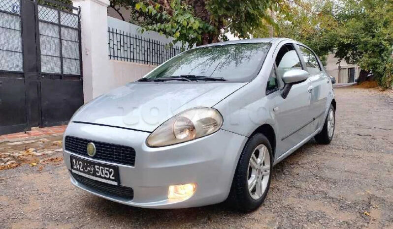 FIAT Punto Essence 5 CV complet