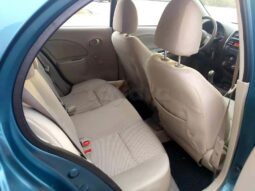 Voiture Nissan Micra complet