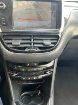 Peugeot 208 toutes options sauf cuir 1 ère main complet