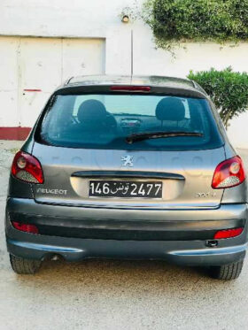 A vendre Peugeot 206+ 22300DT