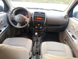 Voiture Nissan Micra complet