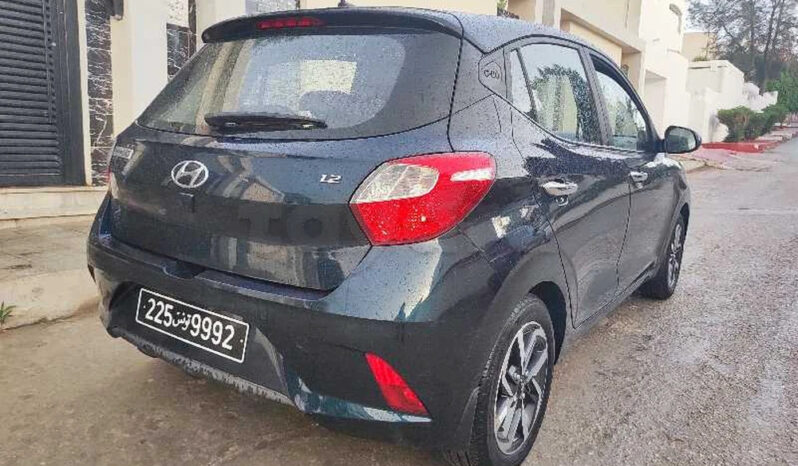 a vendre hyundai i10 1 ère main version high grade full options complet