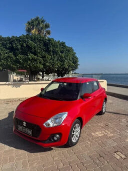 voiture Suzuki Swift boîte auto Première main complet