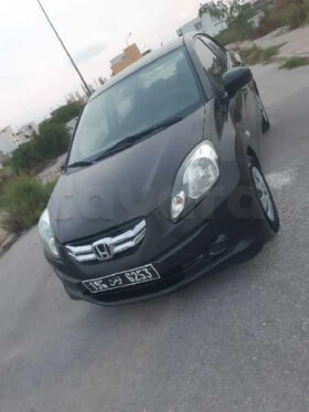 a vendre Honda brio amaze