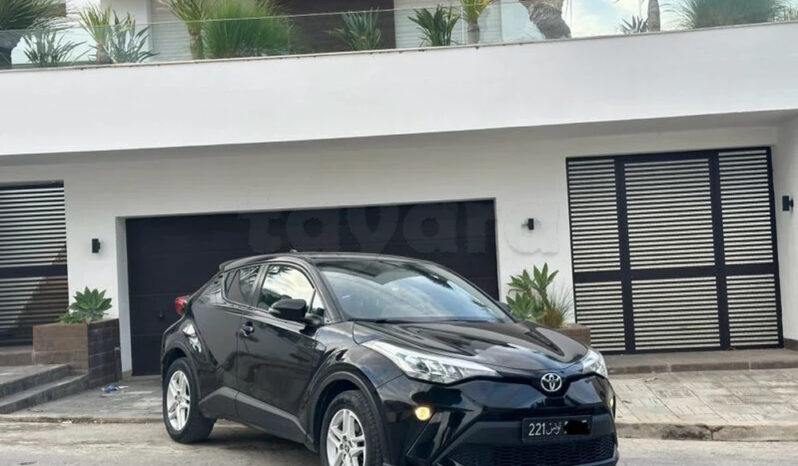 A vendre toyota chr Tt option modèle 2021 avec carnet d’entretien voiture comme neuf complet