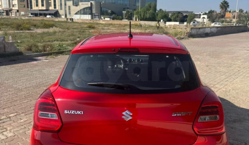 voiture Suzuki Swift boîte auto Première main complet