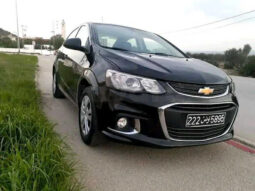 VOITURE CHEVROLET SONIC PREMIÈRE MAIN TRÈS PROPRE INTÉRIEUR ET EXTÉRIEUR complet