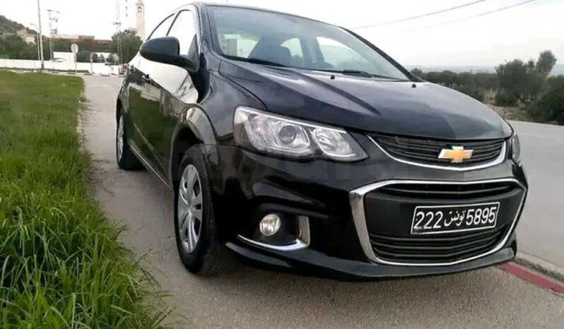 VOITURE CHEVROLET SONIC PREMIÈRE MAIN TRÈS PROPRE INTÉRIEUR ET EXTÉRIEUR complet