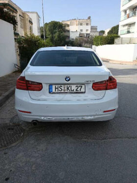 BMW 320i LUXURY Véhicules