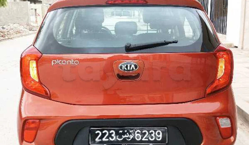 A vendre une très belle kia Picanto première main complet