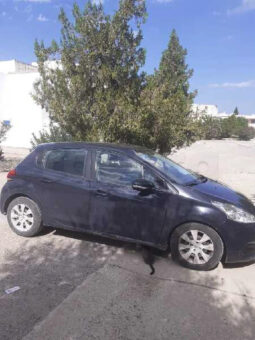 voiture à vendre Peugeot 208 complet