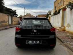 une seat ibiza trés propre complet