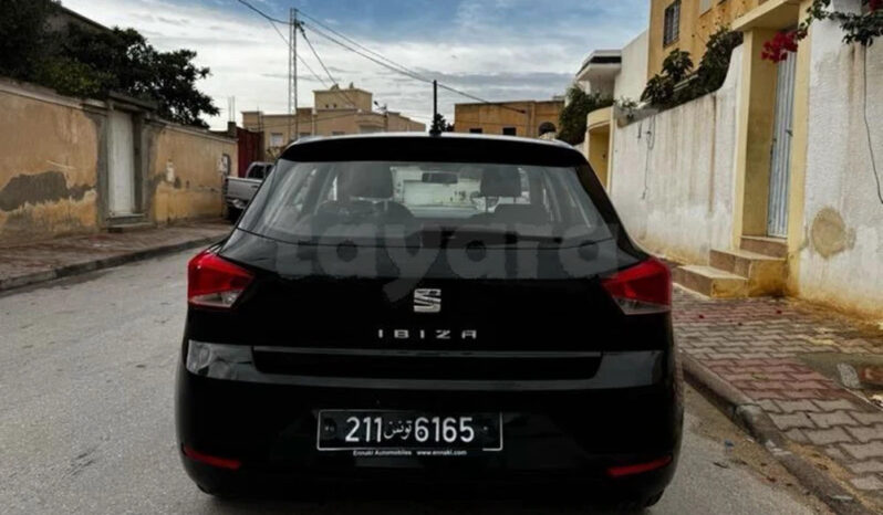 une seat ibiza trés propre complet