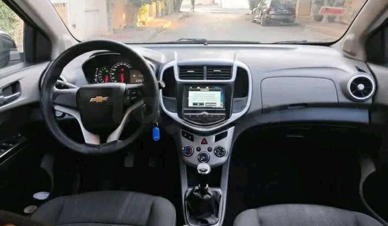 CHEVROLET SONIC PREMIÈRE MAIN EN ÉTAT NEUF complet