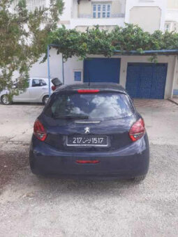 voiture à vendre Peugeot 208 complet