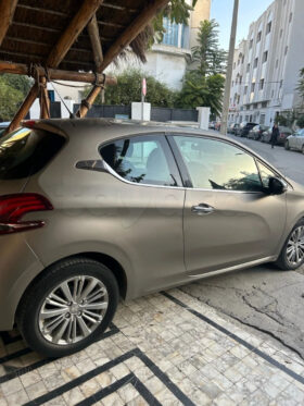 voiture Peugeot 208 Sport 2 portes