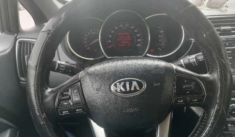 À vendre voiture KIA RIO complet