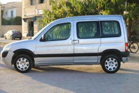 une belle voiture Peugeot Partner