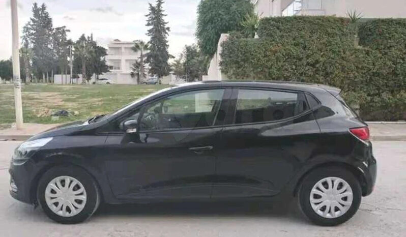 VOITURE CLIO 4 PREMIÈRE MAIN EN ÉTAT NEUF complet