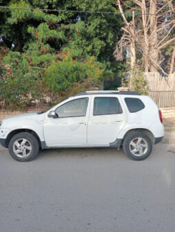 Voiture Dacia Duster complet