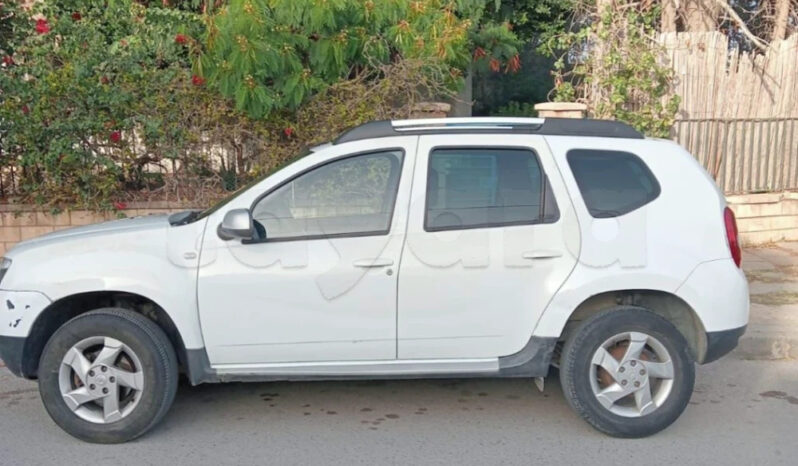 Voiture Dacia Duster complet