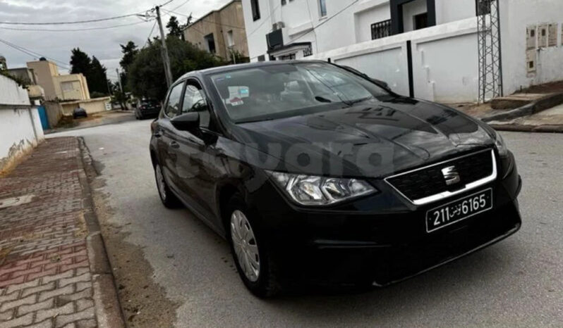 une seat ibiza trés propre complet