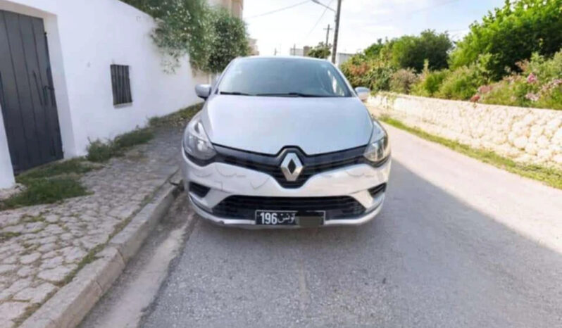 A vendre voiture Clio 4 première main tout à l’état d’origine complet