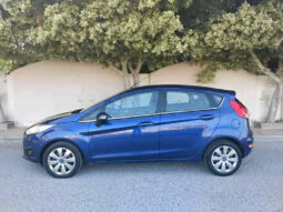 FORD FIESTA TETANIUM PREMIÈRE MAIN EN TRÈS BON ÉTAT complet