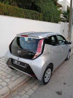 A vendre une toyota aygo première main complet