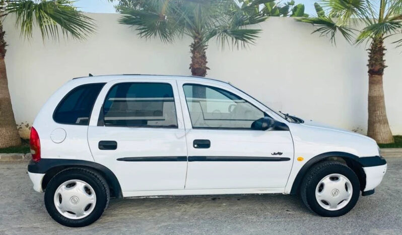 à vendre Opel corsa swing (تسجيل اول ) complet