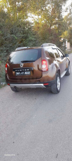 A vendre ma voiture Dacia duster 4x2essence complet